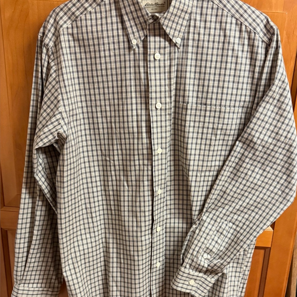 Eddie Bauer Wrinkle Resistant Shirt Mens S Black/Tan Plaid Long Sleeve Button Up